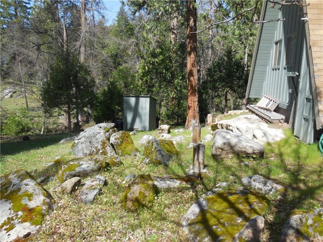 44824 Mountain Meadow Road, Oakhurst CA: https://media.crmls.org/medias/cbb83e46-e25f-4e29-a0cf-a86121810077.jpg