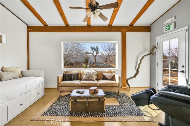 7423 Juniper Road, Joshua Tree CA: https://media.crmls.org/medias/cbb8f161-9c83-42c5-a5e0-34d56e84b0b8.jpg