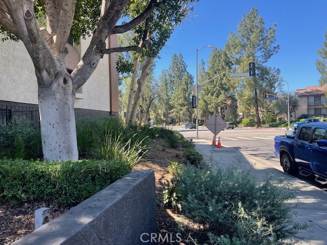 Detail Gallery Image 2 of 13 For 21650 21650 Burbank Blvd. #206,  Woodland Hills,  CA 91367 - 2 Beds | 2 Baths