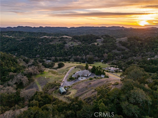 Detail Gallery Image 11 of 74 For 4342 Shadow Canyon Rd, Templeton,  CA 93465 - 7 Beds | 5 Baths
