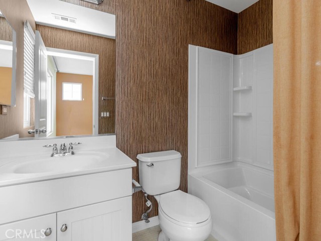 Detail Gallery Image 30 of 38 For 815 Harbor Cliff Way #239,  Oceanside,  CA 92054 - 3 Beds | 3/1 Baths