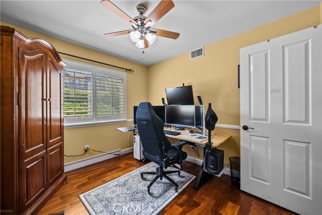 28456 Calex Drive, Valencia CA: https://media.crmls.org/medias/cbb9d633-620b-469c-94af-07dbff2038fb.jpg