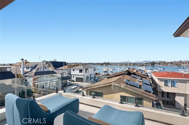 318 Coronado Street, Newport Beach CA: https://media.crmls.org/medias/cbba0837-4a59-466d-b444-981db65fac31.jpg