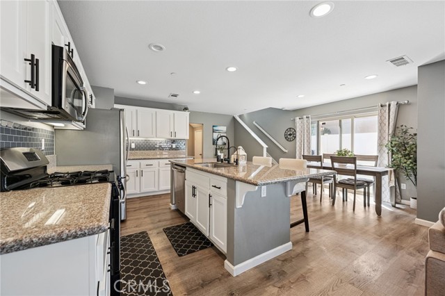 Detail Gallery Image 11 of 45 For 1405 Aloe Ct, Beaumont,  CA 92223 - 3 Beds | 2/1 Baths