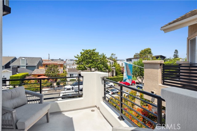 412 Poinsettia Avenue, Corona del Mar CA: https://media.crmls.org/medias/cbba6fc4-7649-4a7e-a042-73d5f6edb8eb.jpg