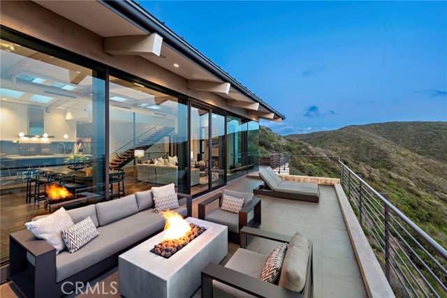Detail Gallery Image 9 of 49 For 591 Balboa Ave, Laguna Beach,  CA 92651 - 4 Beds | 4/1 Baths
