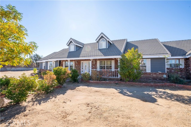 Detail Gallery Image 6 of 45 For 4126 W Avenue, Palmdale,  CA 93551 - 4 Beds | 4 Baths