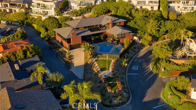 Detail Gallery Image 3 of 30 For 622 Mystic, Laguna Beach,  CA 92651 - 5 Beds | 4 Baths