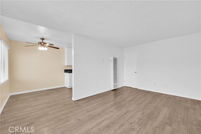 16102 Cornuta Avenue, Bellflower CA: https://media.crmls.org/medias/cbbc0001-b5fe-4ea8-960d-88216ad6ecc4.jpg