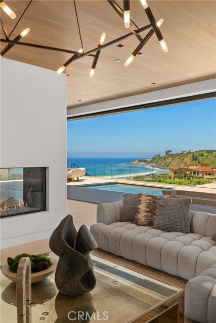 13 Ritz Cove Drive, Dana Point CA: https://media.crmls.org/medias/cbbc0e56-ad55-4dbe-aa8b-9cd8a1c86965.jpg