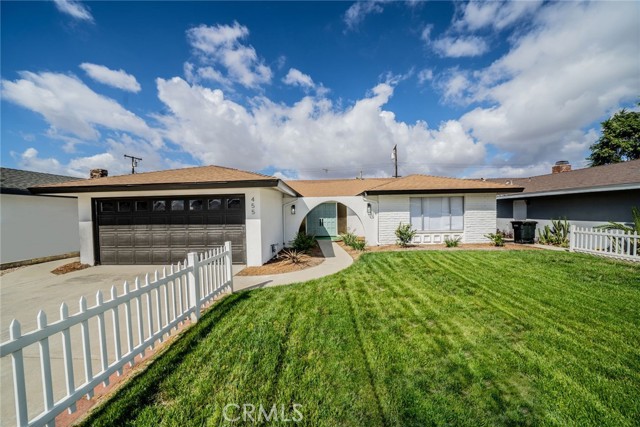 Detail Gallery Image 1 of 14 For 455 S Walnut St, Hemet,  CA 92543 - 2 Beds | 2 Baths