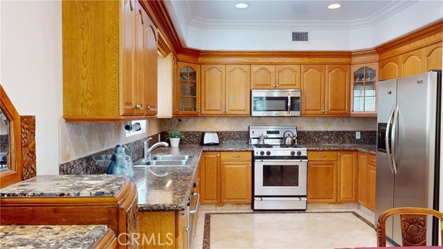 Detail Gallery Image 18 of 49 For 11054 Plainview Ave, Tujunga,  CA 91042 - 5 Beds | 3/1 Baths