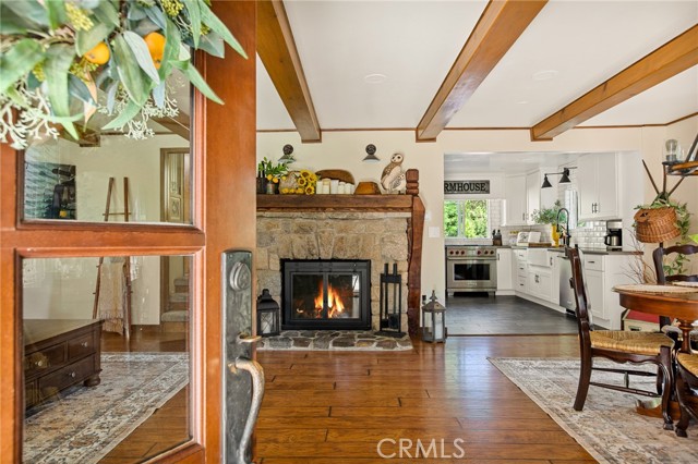 243 Manzanita Drive, Lake Arrowhead CA: https://media.crmls.org/medias/cbbd25c4-3521-44dc-be7e-730174f634c1.jpg
