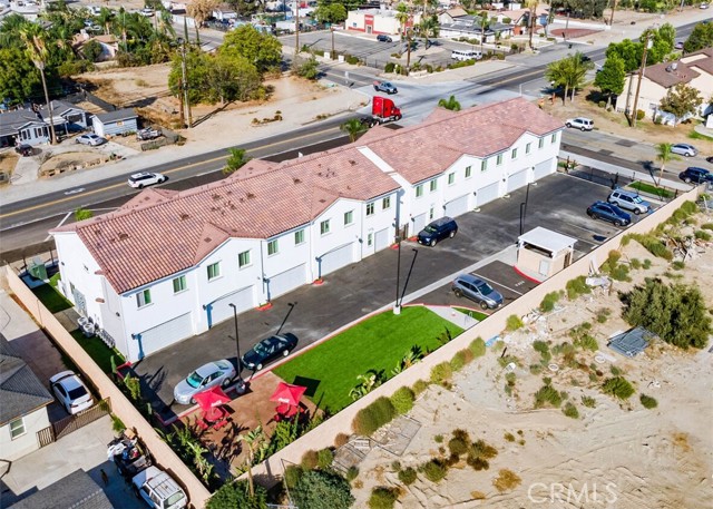Detail Gallery Image 4 of 74 For 13665 Arrow Bld #6,  Fontana,  CA 92335 - 3 Beds | 2 Baths