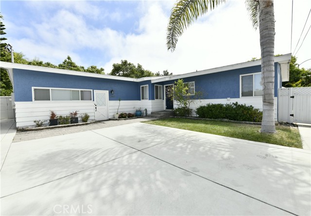 Detail Gallery Image 1 of 33 For 2435 Tuttle St, Carlsbad,  CA 92008 - 4 Beds | 3 Baths