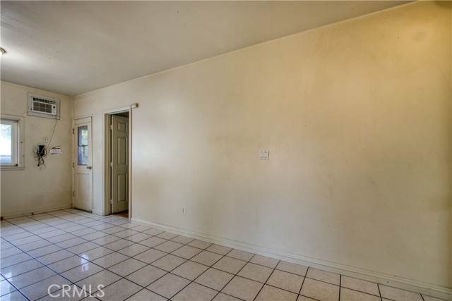 Detail Gallery Image 9 of 34 For 5246 Phillips Bld #2,  Chino,  CA 91710 - 3 Beds | 2 Baths