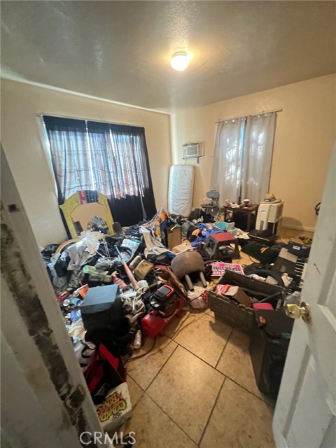 Detail Gallery Image 3 of 6 For 350 N Park, Rialto,  CA 92376 - 2 Beds | 1 Baths