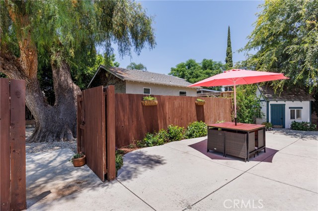 7441 Sylvia Avenue, Reseda CA: https://media.crmls.org/medias/cbbec510-d114-40be-84ec-b0513586d15e.jpg