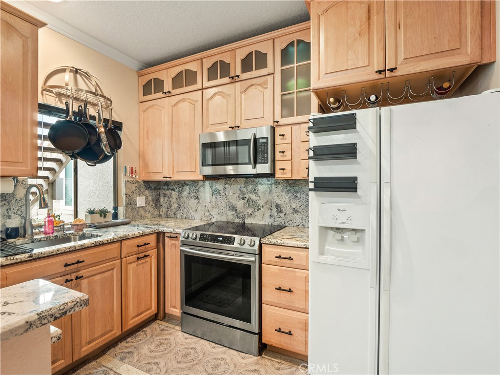 https://media.crmls.org/medias/cbbed203-2ff6-4a0e-abde-637f0e55129c.jpg?preset=X-Large