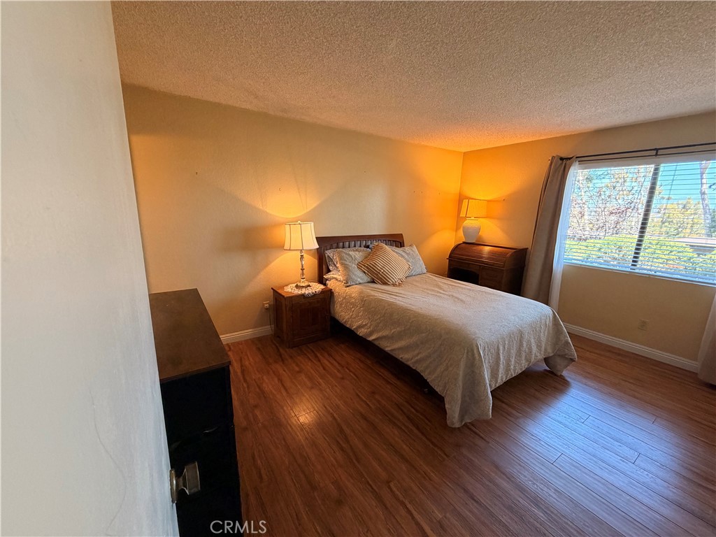 https://media.crmls.org/medias/cbbf0476-6fd6-465a-a50c-fddfd714addd.jpg?preset=X-Large