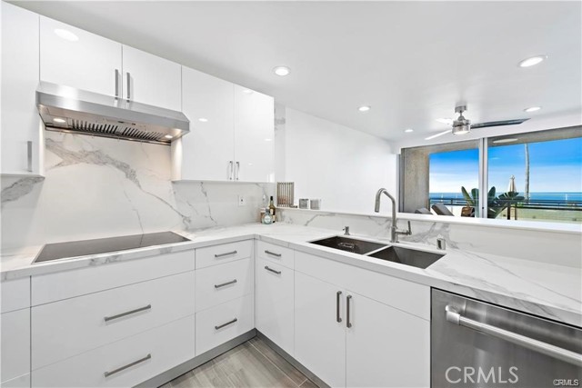 Detail Gallery Image 9 of 20 For 1585 S Coast #47,  Laguna Beach,  CA 92651 - 2 Beds | 2 Baths