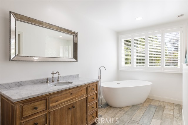 Detail Gallery Image 16 of 25 For 23760 Oakfield Rd, Hidden Hills,  CA 91302 - 4 Beds | 3/1 Baths