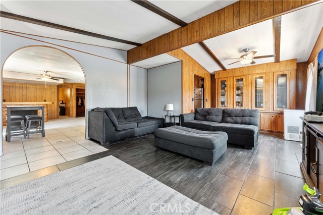 2230 Lake Park Dr, San Jacinto CA: https://media.crmls.org/medias/cbc05326-ed23-4b4a-a8b4-df3c9d771fb3.jpg