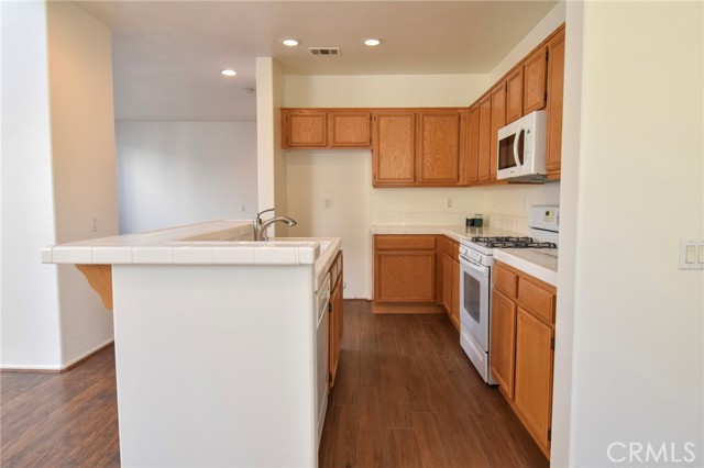1120 N Solano Privado, Ontario CA: https://media.crmls.org/medias/cbc10f91-dbfd-487c-a7a7-a70c0de3e9d3.jpg