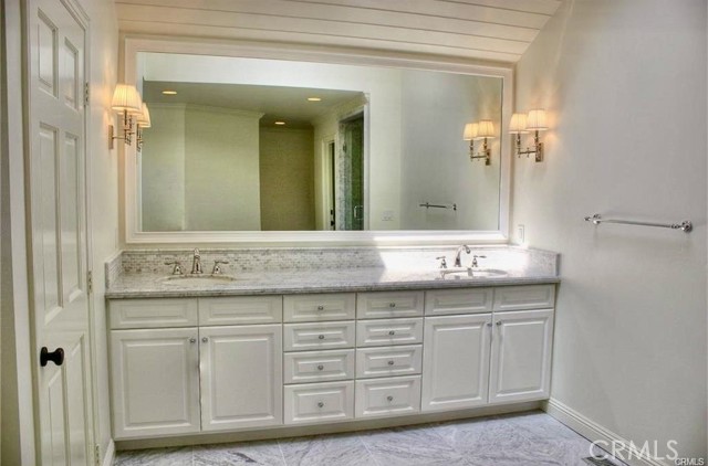 Detail Gallery Image 25 of 31 For 900 Kings, Newport Beach,  CA 92663 - 5 Beds | 3/1 Baths