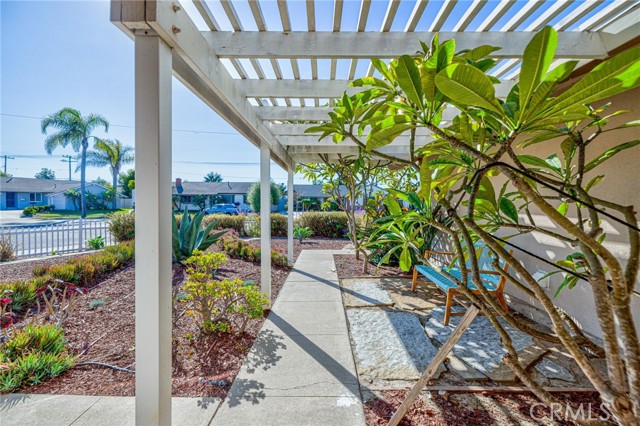 Detail Gallery Image 2 of 43 For 6171 Kiser, Huntington Beach,  CA 92647 - 3 Beds | 2 Baths