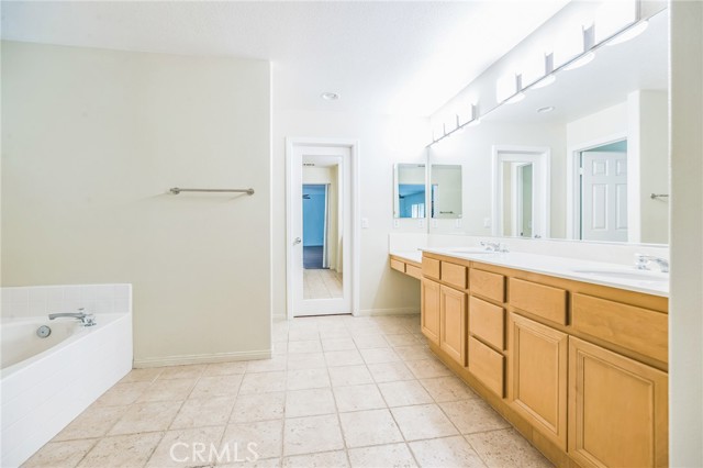 1030 Benedict Circle, Corona CA: https://media.crmls.org/medias/cbc27176-45bc-46cd-8feb-52e468b27aa3.jpg