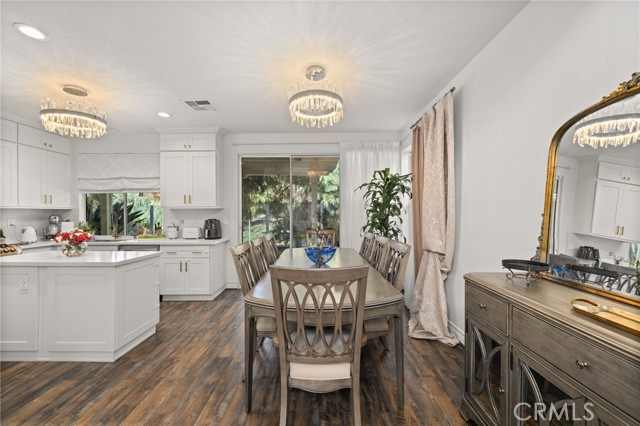 73 Northern Pine, Aliso Viejo CA: https://media.crmls.org/medias/cbc28306-7320-4a52-9ff1-d62126d3793d.jpg