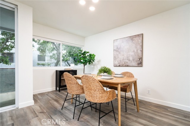 Detail Gallery Image 10 of 22 For 4915 Tyrone #115,  Sherman Oaks,  CA 91423 - 1 Beds | 1/1 Baths