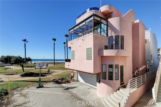 38 15th Street, Hermosa Beach, California 90254, 4 Bedrooms Bedrooms, ,3 BathroomsBathrooms,Residential,Sold,15th,SB22234802