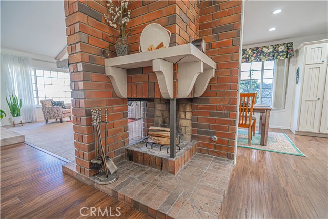 Detail Gallery Image 16 of 59 For 23514 via Decano, Valencia,  CA 91355 - 4 Beds | 2 Baths