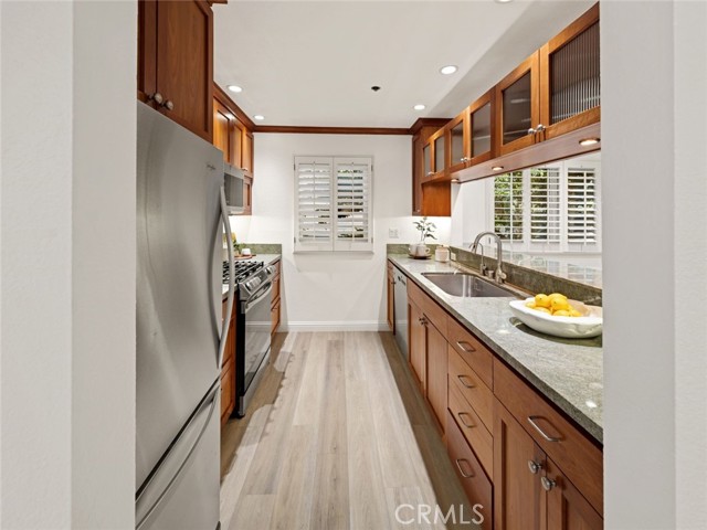 Detail Gallery Image 13 of 27 For 1341 Alma St, Palo Alto,  CA 94301 - 2 Beds | 2/1 Baths