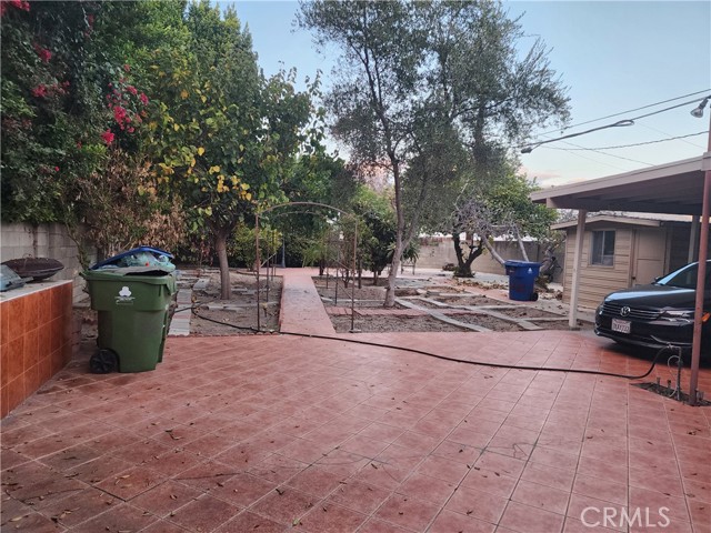 12121 Emelita Street photo 2