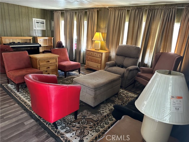 332 N LYON Avenue, Hemet CA: https://media.crmls.org/medias/cbc4fc0a-ee8c-482c-881c-349cb7e8722e.jpg