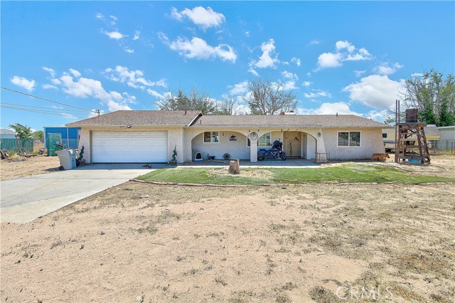 Detail Gallery Image 3 of 32 For 8239 8th Ave, Hesperia,  CA 92345 - 3 Beds | 2 Baths