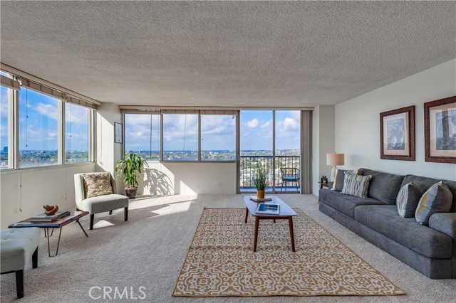2999 E Ocean Boulevard, Long Beach CA: https://media.crmls.org/medias/cbc53437-d9a9-46c1-a00d-3c93b4d9b4d3.jpg