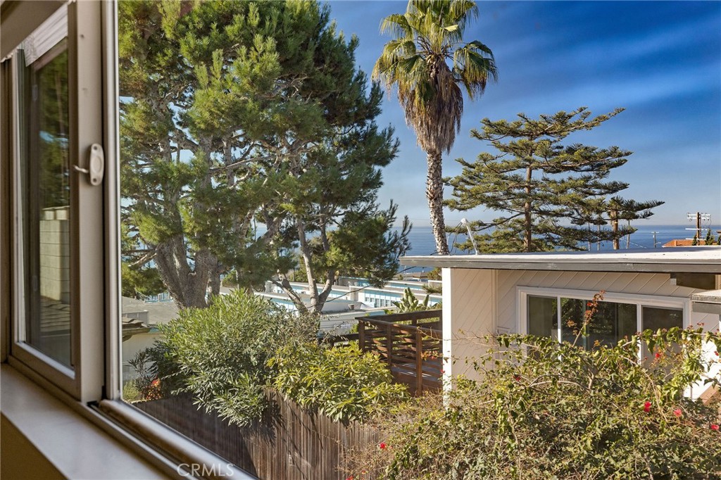 https://media.crmls.org/medias/cbc602c5-6bef-4a35-850b-dd4e97ed3990.jpg?preset=X-Large