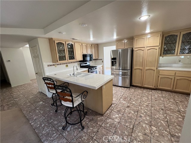 3177 Wicklow Drive, Riverside CA: https://media.crmls.org/medias/cbc664ea-146b-4c60-9e3a-57065fc9e262.jpg