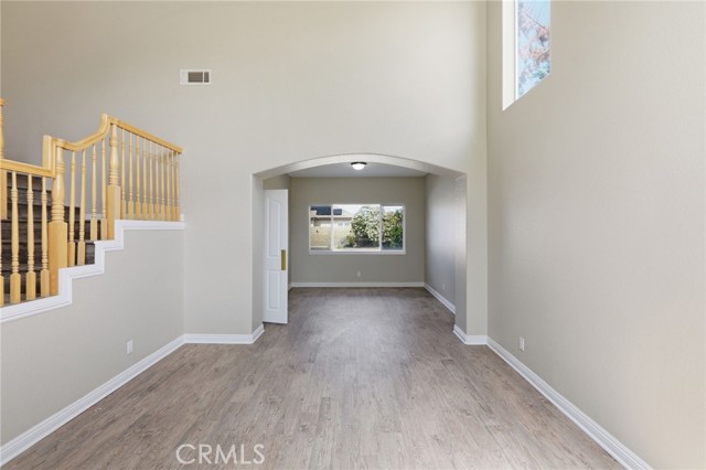 Detail Gallery Image 8 of 52 For 7325 Round Hill Dr, Lancaster,  CA 93536 - 5 Beds | 3 Baths