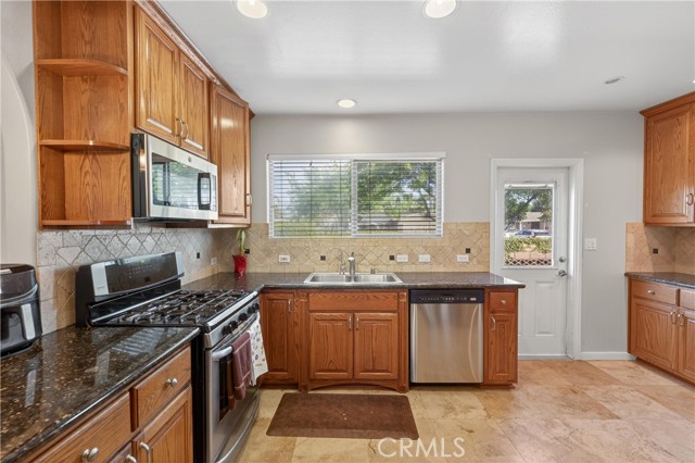 Detail Gallery Image 18 of 58 For 1358 N Stimson, La Puente,  CA 91744 - 3 Beds | 3 Baths