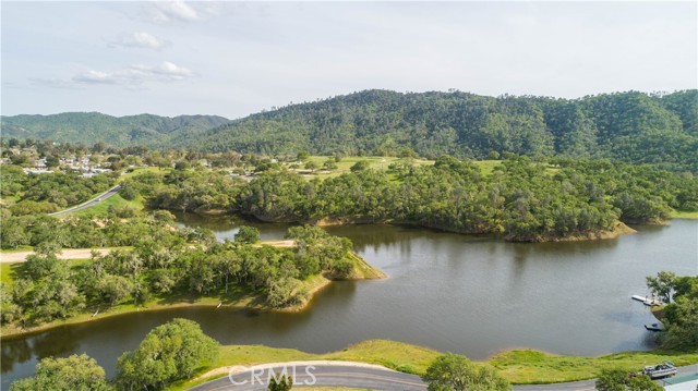 9886 Steelhead Road, Paso Robles CA: https://media.crmls.org/medias/cbc6bfd7-b67b-4e83-9d9a-2fdcc0261f76.jpg