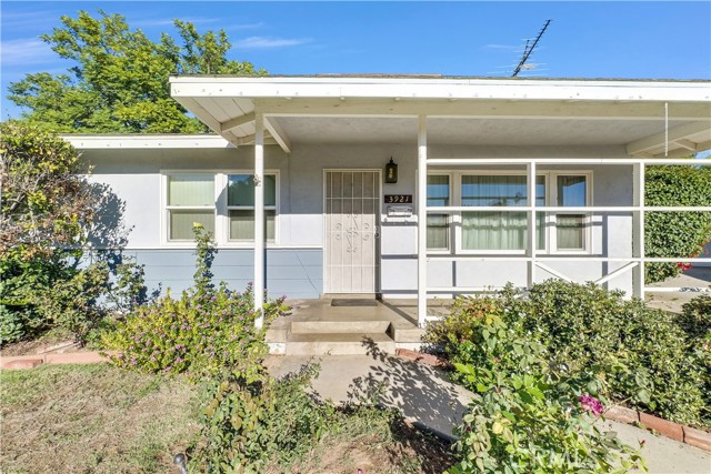 3921 Heidi, Riverside CA: https://media.crmls.org/medias/cbc75acd-2ee8-4aa4-b903-6bb6a0c0e75c.jpg