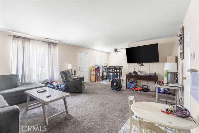 8020 Mckinley Avenue, South Gate CA: https://media.crmls.org/medias/cbc842ef-42e3-4fba-ac62-3465ce86b05b.jpg