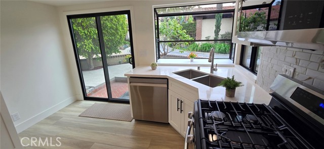 1364 Park Plaza Drive, Long Beach CA: https://media.crmls.org/medias/cbc8cef0-a00d-49e4-aeb1-6b07d6b98ec2.jpg