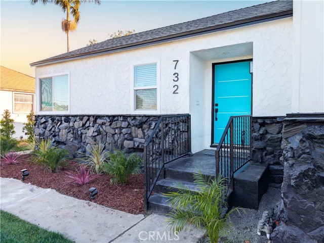 Detail Gallery Image 3 of 18 For 732 W 117th St, Los Angeles,  CA 90044 - 5 Beds | 2 Baths