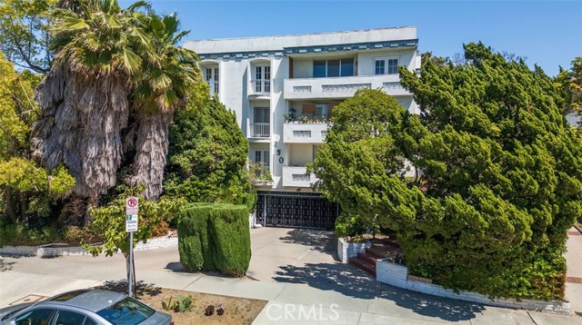 Detail Gallery Image 1 of 30 For 750 S Windsor Bld #7,  Los Angeles,  CA 90005 - 2 Beds | 2 Baths